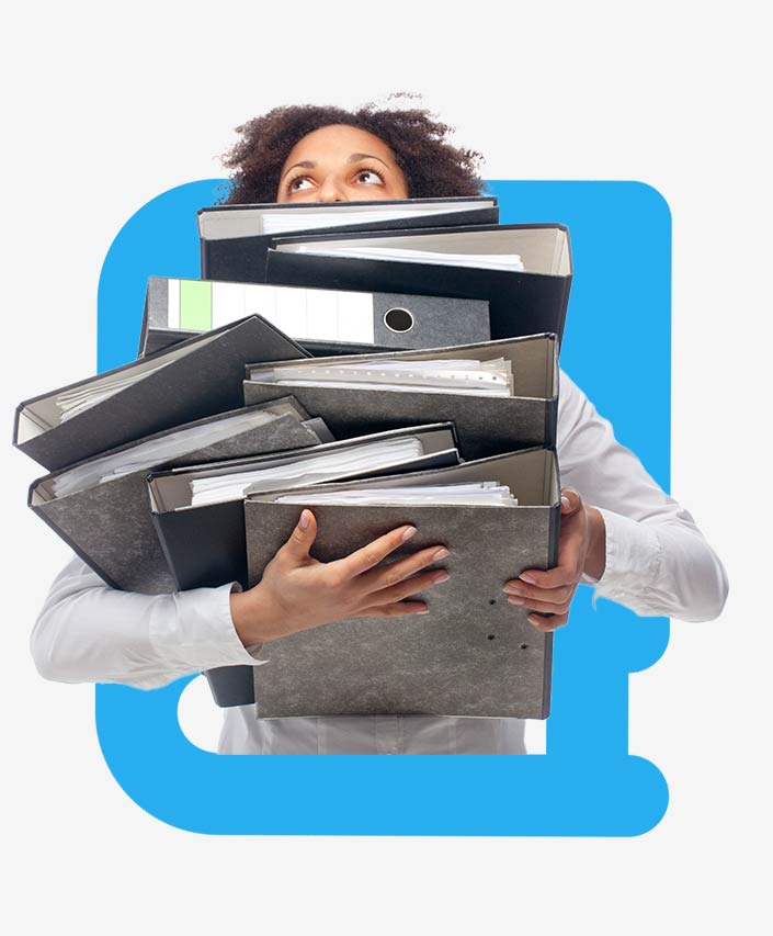 A woman carries a whole pile of folders. Managing documents - it's easier in Dynamics 365 CE with awisto Office integration.